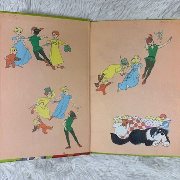 Vintage Set of 4 Disney Children's Books Dumbo/ 3 Little Pigs/ Scamp/ Peter Pan - Picture 3 of 16